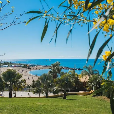 Modern 4-person With Pool & Indoor Parking Apartment Estepona