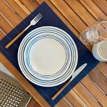 Modern 4-person With Pool & Indoor Parking *