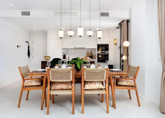 Modern 4-person With Pool & Indoor Parking Apartment *