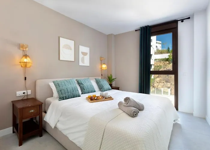 Modern 4-person With Pool & Indoor Parking * Estepona