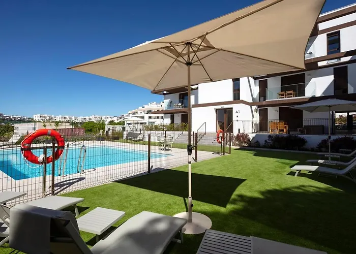 Modern 4-person With Pool & Indoor Parking Apartment