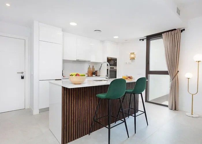 Apartment Modern 4-person With Pool & Indoor Parking