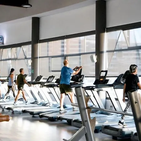 公寓 Modern 4-person With Pool & Indoor Parking