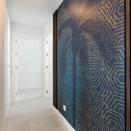 Modern 4-person With Pool & Indoor Parking 公寓 埃斯特波纳