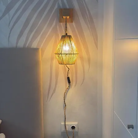 Modern 4-person With Pool & Indoor Parking דירה אסטפונה