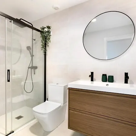 דירה Modern 4-person With Pool & Indoor Parking